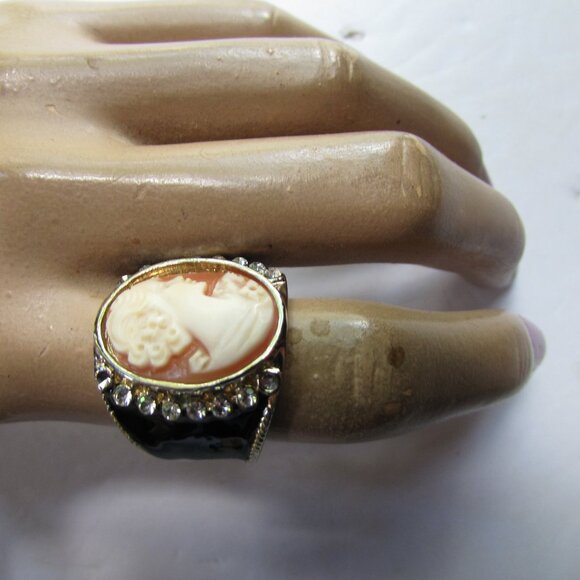 Dazzling Cameo Jewelry Set Amadeo NYC for HSN - Picture 9 of 16